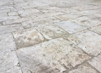 Dallage en pierres calcaires : une solution intemporelle pour vos extérieurs 182082